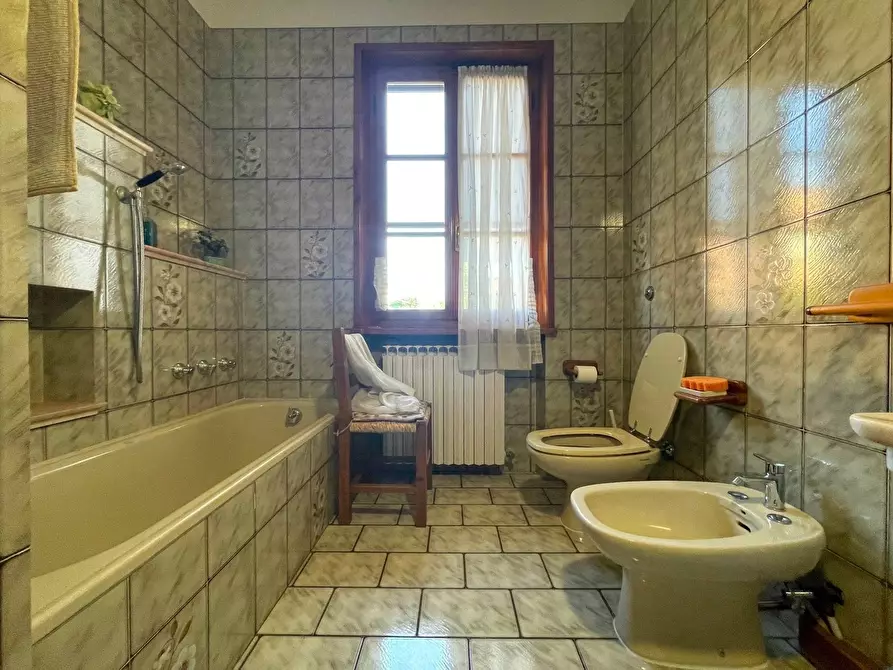 Immagine 34 di Villa in vendita  a Uzzano