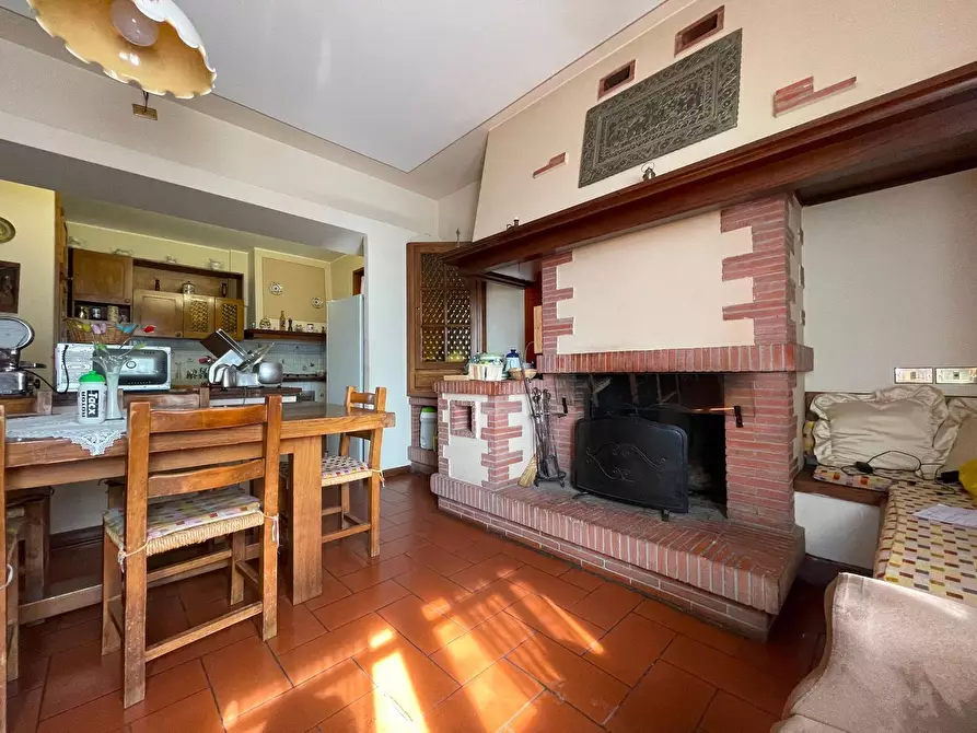 Immagine 17 di Villa in vendita  a Uzzano