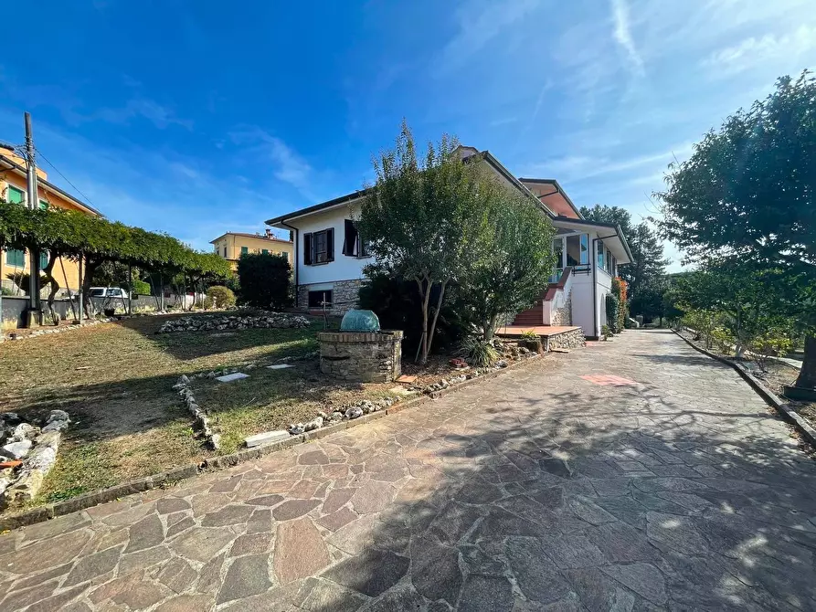 Immagine 62 di Villa in vendita  a Uzzano