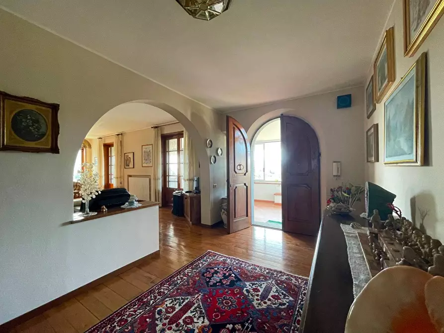 Immagine 8 di Villa in vendita  a Uzzano