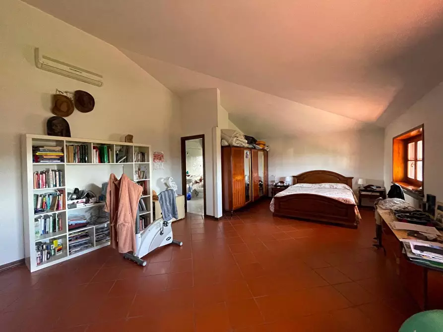 Immagine 43 di Villa in vendita  a Uzzano