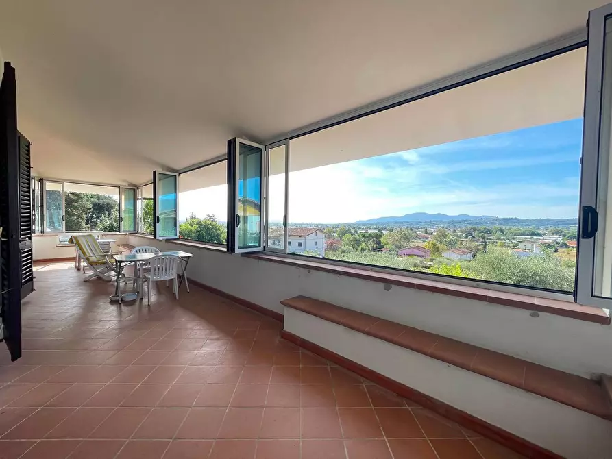 Immagine 4 di Villa in vendita  a Uzzano