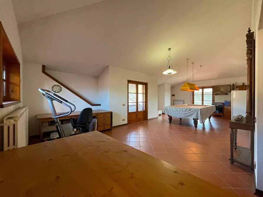 Immagine 37 di Villa in vendita  a Uzzano