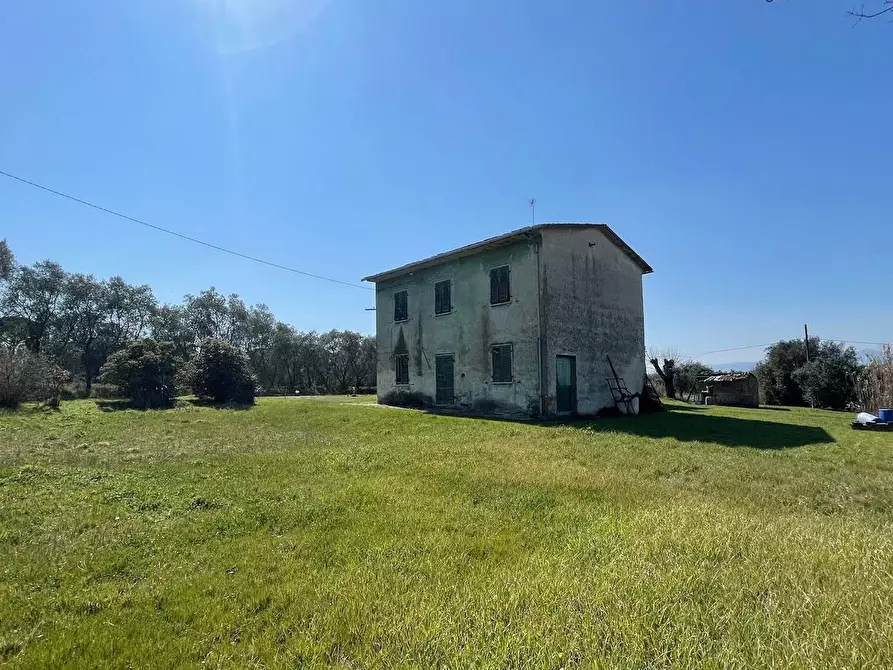 Immagine 10 di Casa colonica in vendita  a Fucecchio