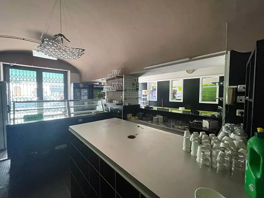 Immagine 6 di Locale commerciale in vendita  a Pistoia