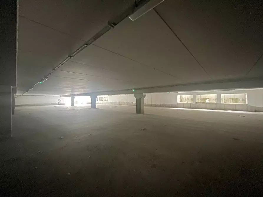 Immagine 6 di Capannone industriale in affitto  a Montecatini Terme