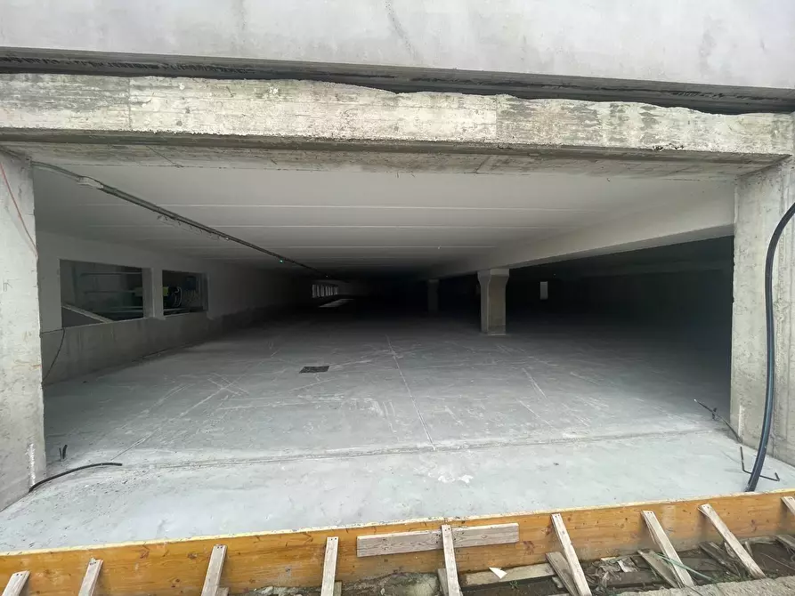 Immagine 5 di Capannone industriale in affitto  a Montecatini Terme