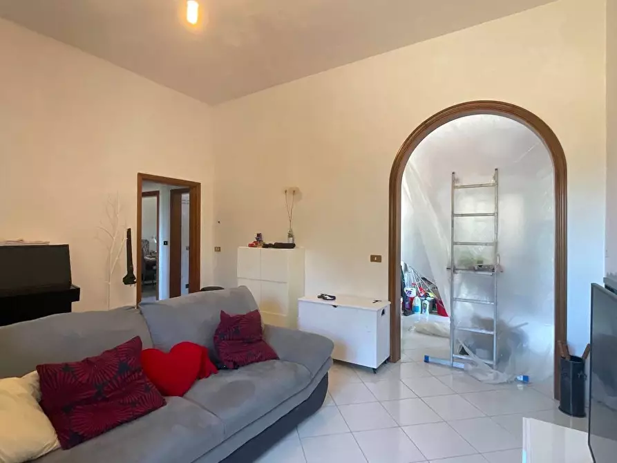 Immagine 8 di Villa in vendita  a Pescia