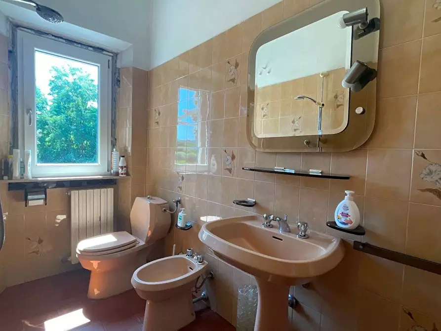 Immagine 22 di Villa in vendita  a Pescia