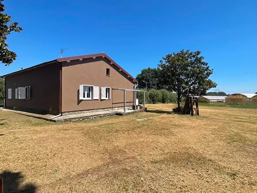 Immagine 28 di Villa in vendita  a Pescia