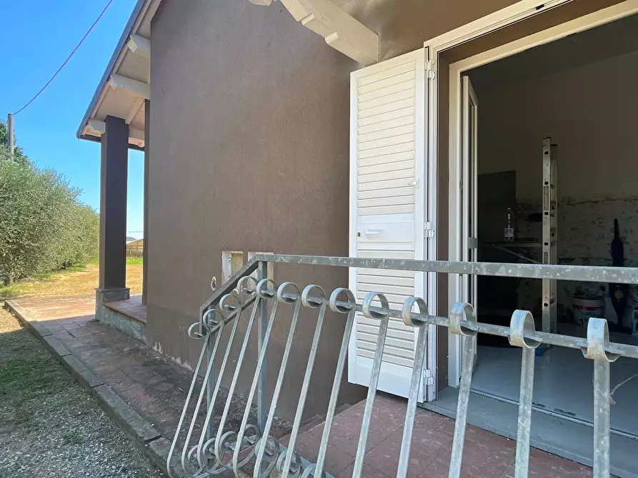 Immagine 32 di Villa in vendita  a Pescia