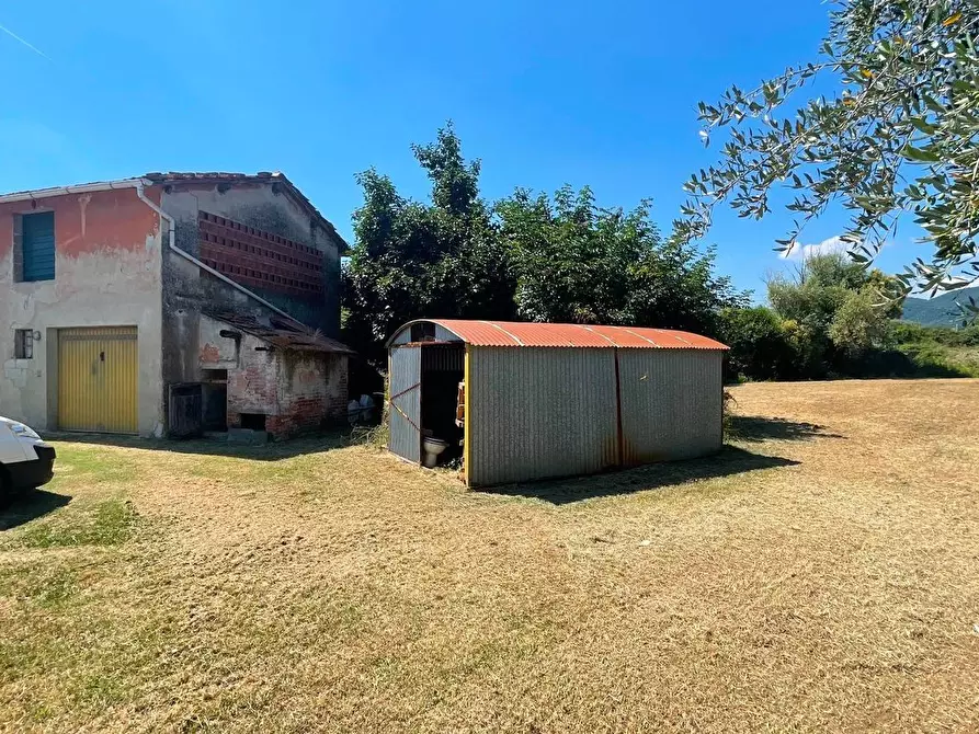 Immagine 36 di Villa in vendita  a Pescia