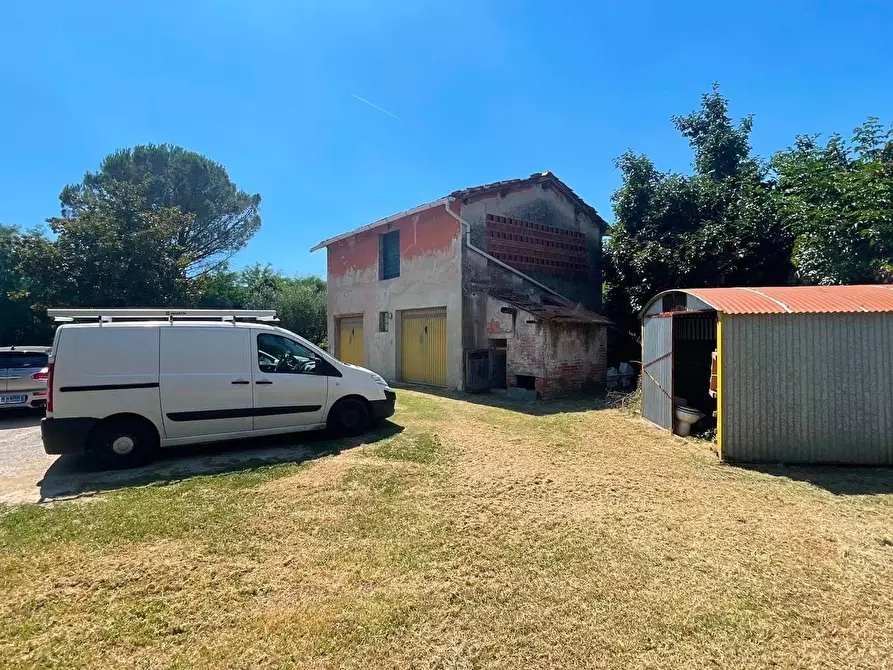 Immagine 34 di Villa in vendita  a Pescia