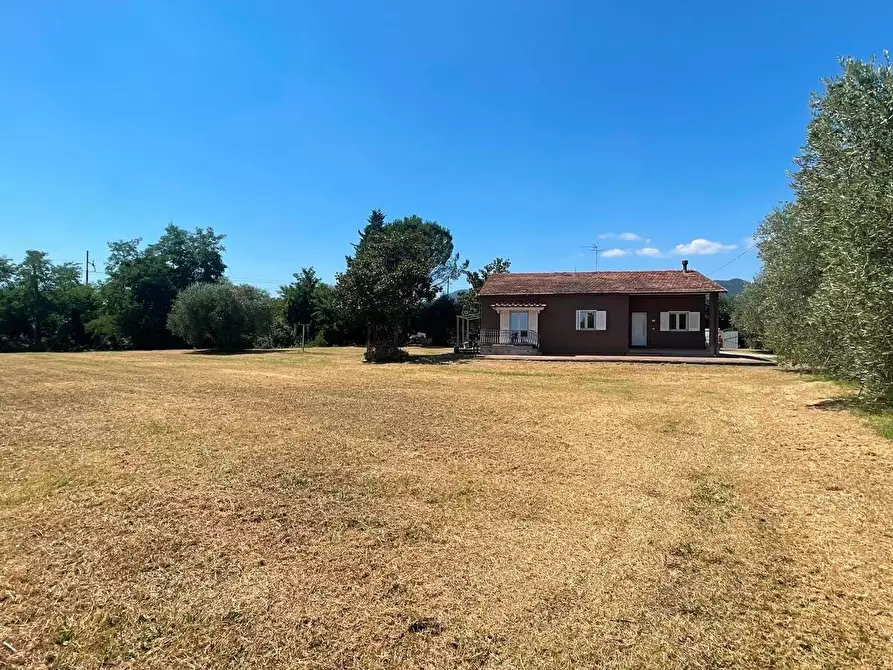 Immagine 24 di Villa in vendita  a Pescia