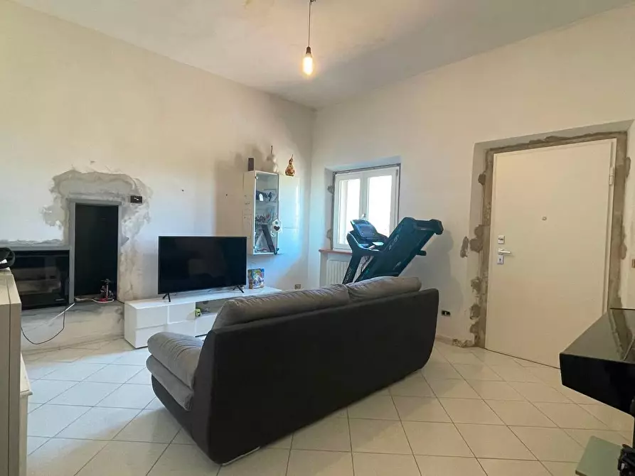 Immagine 6 di Villa in vendita  a Pescia