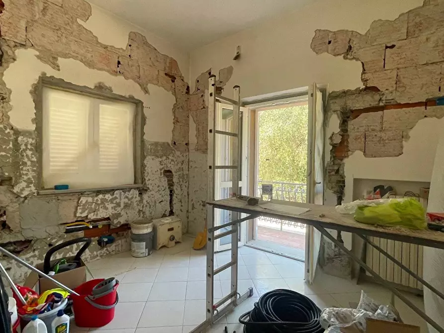 Immagine 11 di Villa in vendita  a Pescia