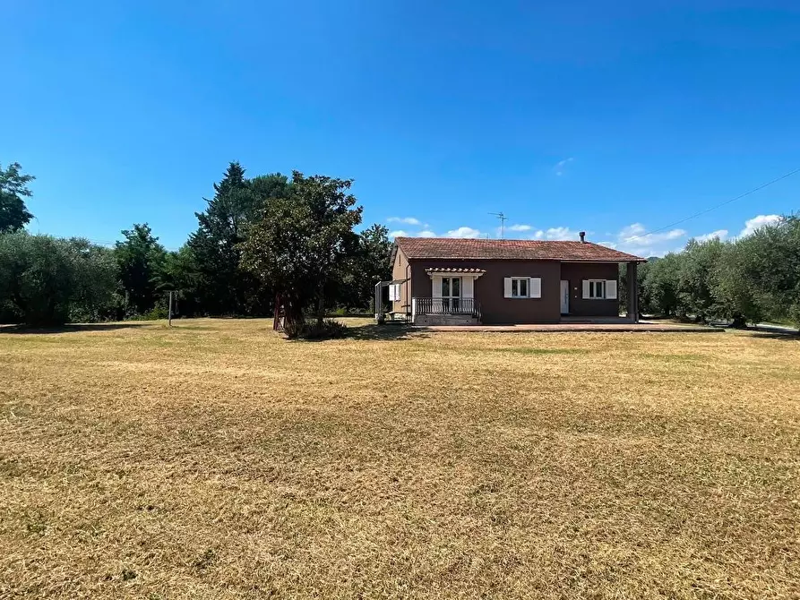 Immagine 25 di Villa in vendita  a Pescia