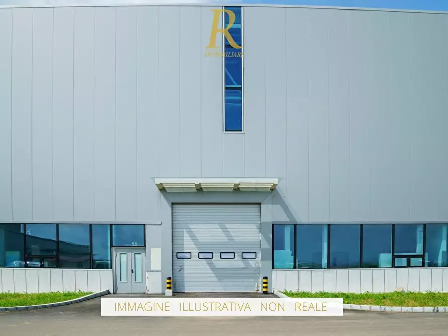 Immagine 7 di Capannone industriale in affitto  a Capannori