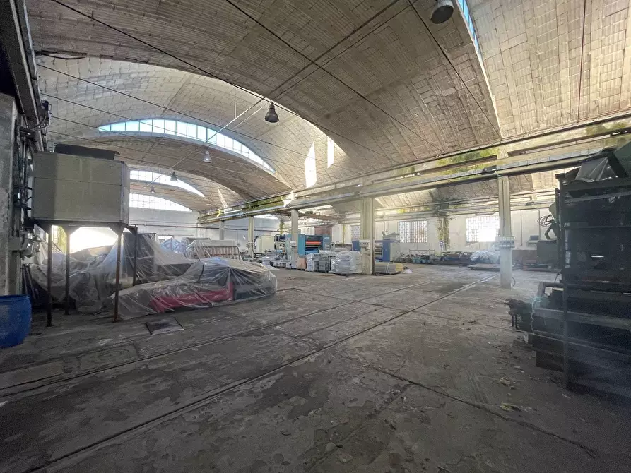 Immagine 1 di Capannone industriale in vendita  a Uzzano