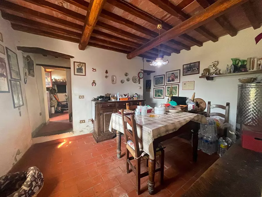 Immagine 17 di Casa colonica in vendita  a Uzzano