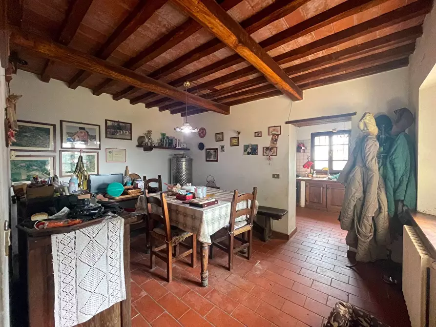 Immagine 16 di Casa colonica in vendita  a Uzzano