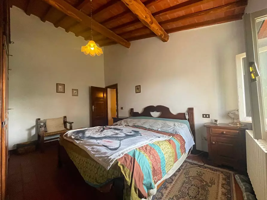 Immagine 22 di Casa colonica in vendita  a Uzzano