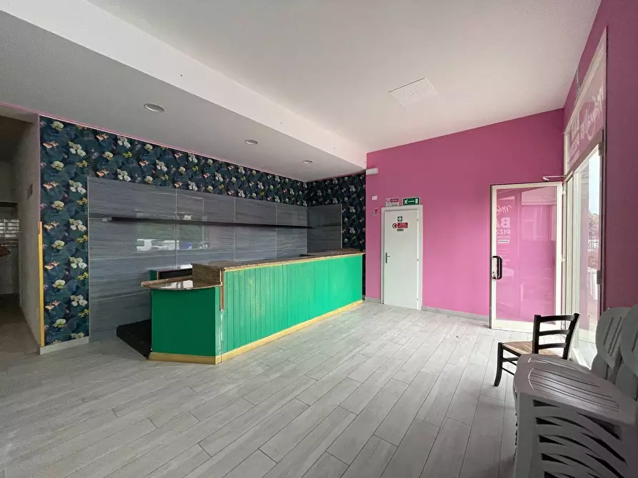 Immagine 3 di Locale commerciale in affitto  a Montecarlo