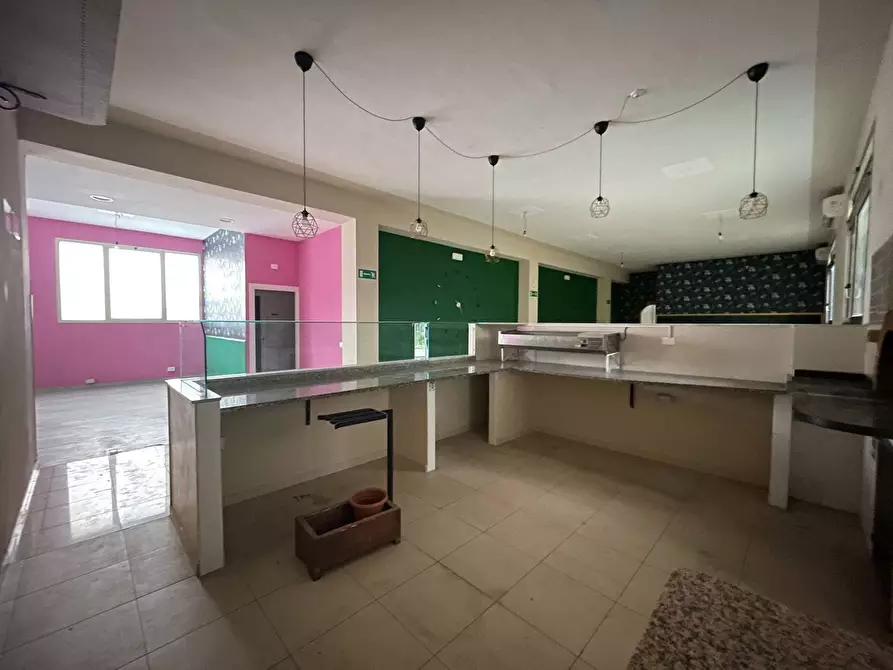 Immagine 8 di Locale commerciale in affitto  a Montecarlo