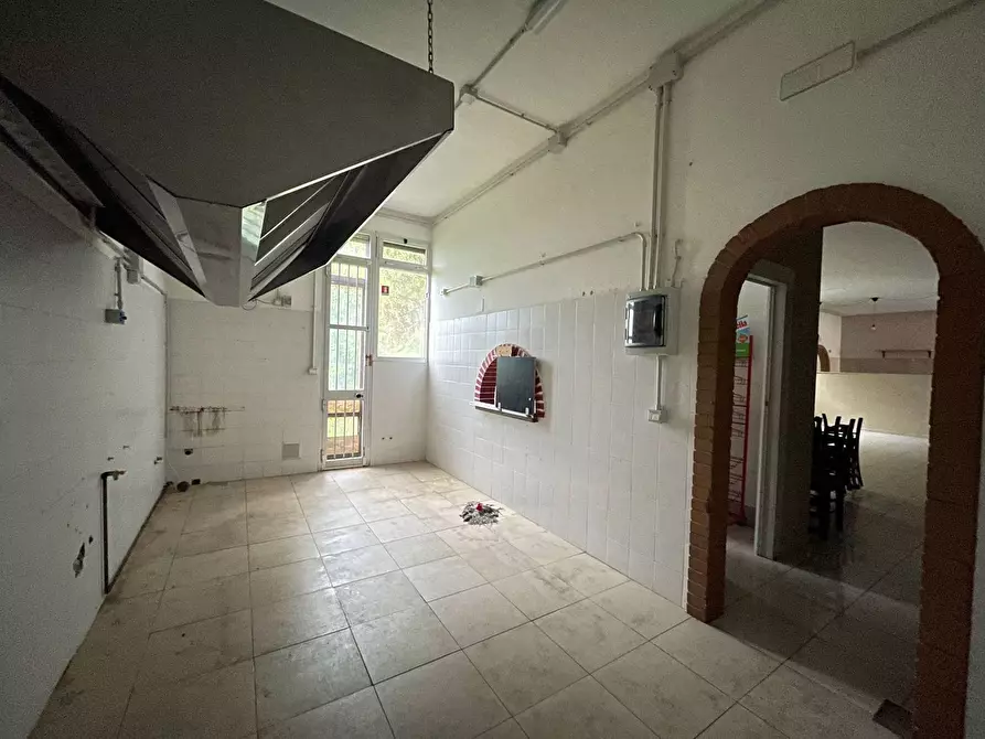 Immagine 15 di Locale commerciale in affitto  a Montecarlo