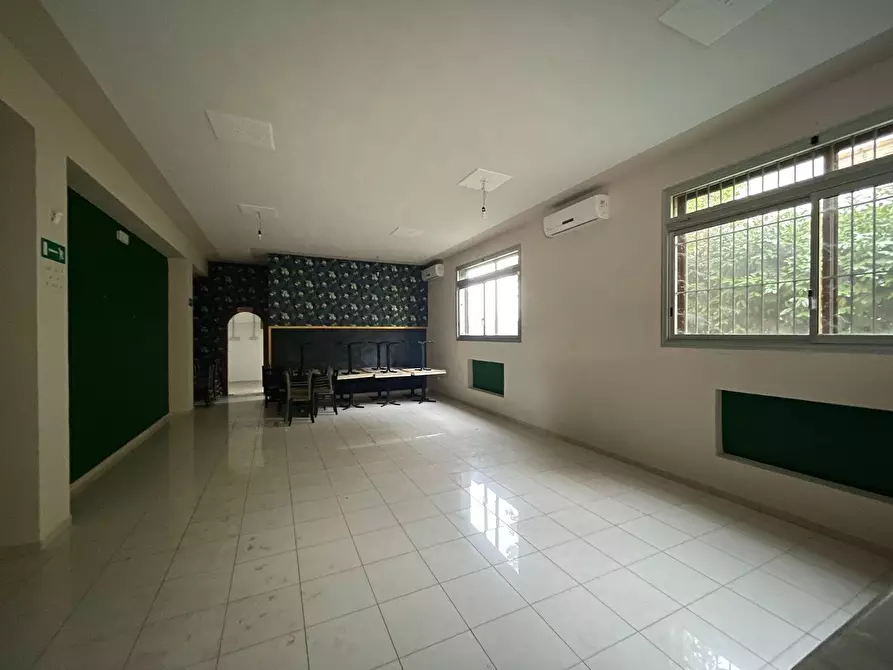 Immagine 11 di Locale commerciale in affitto  a Montecarlo