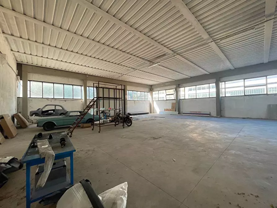 Immagine 2 di Capannone industriale in affitto  a Borgo A Mozzano