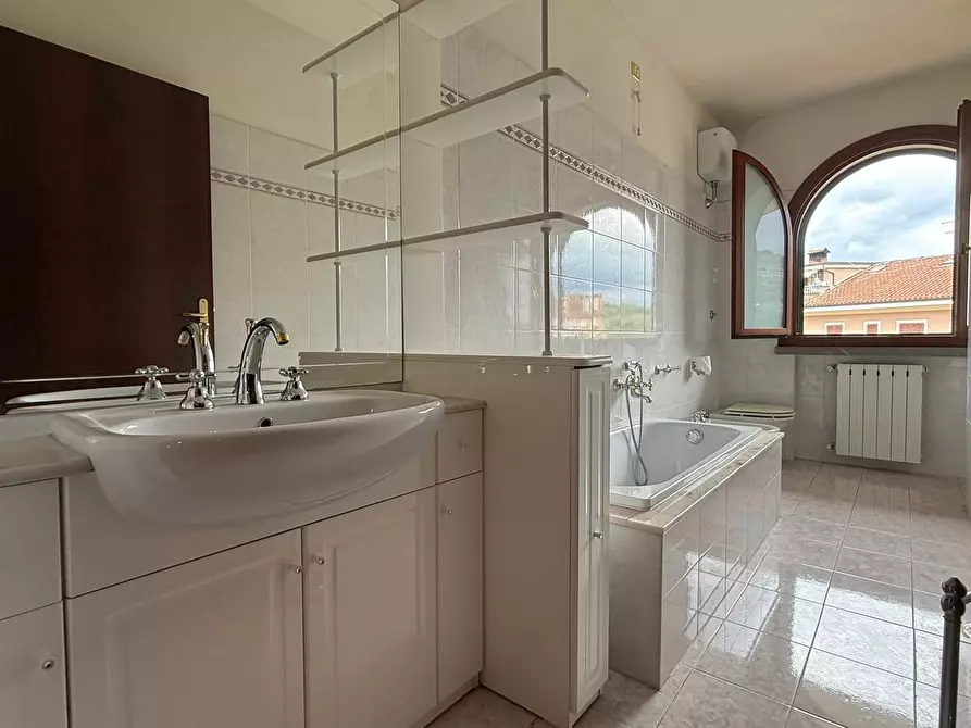 Immagine 32 di Villetta a schiera in vendita  a Monsummano Terme