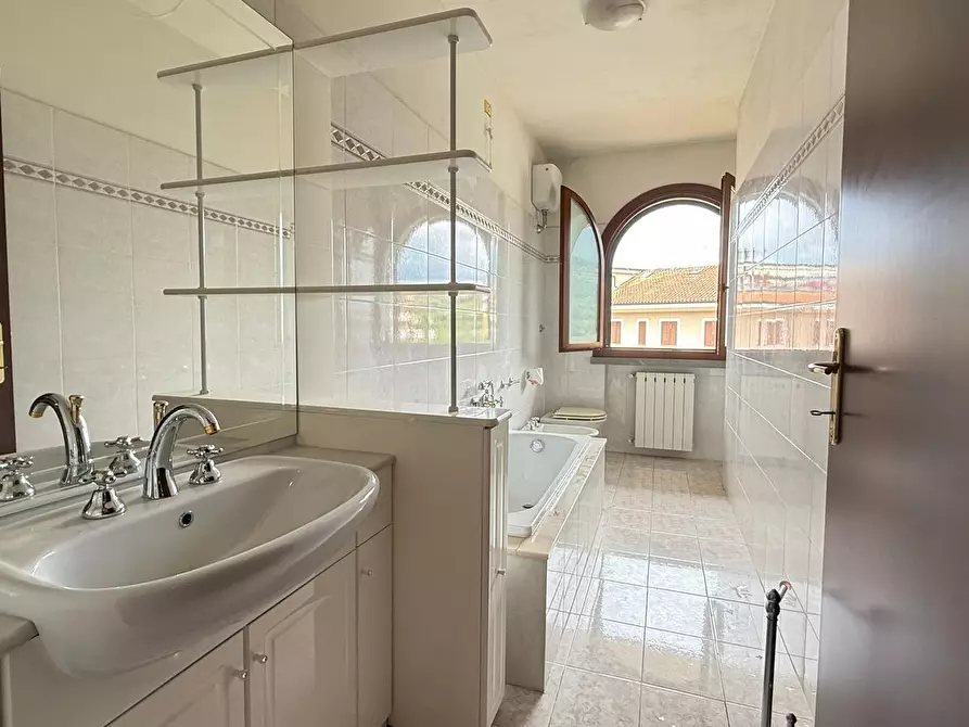 Immagine 30 di Villetta a schiera in vendita  a Monsummano Terme