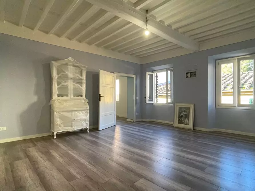 Immagine 2 di Mansarda in vendita  a Pescia