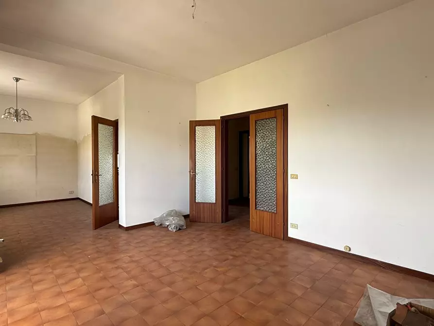 Immagine 2 di Appartamento in vendita  a Pescia