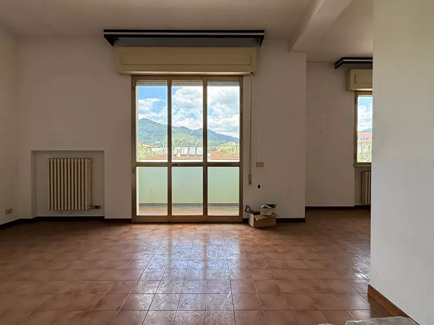 Immagine 4 di Appartamento in vendita  a Pescia