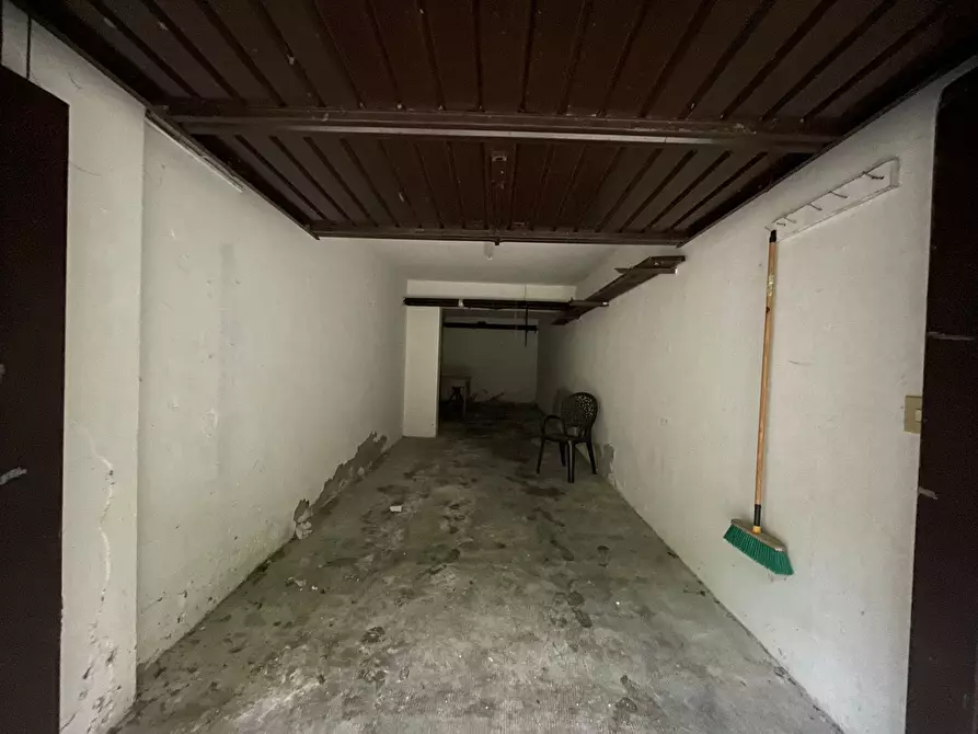 Immagine 12 di Appartamento in vendita  a Montecatini Terme