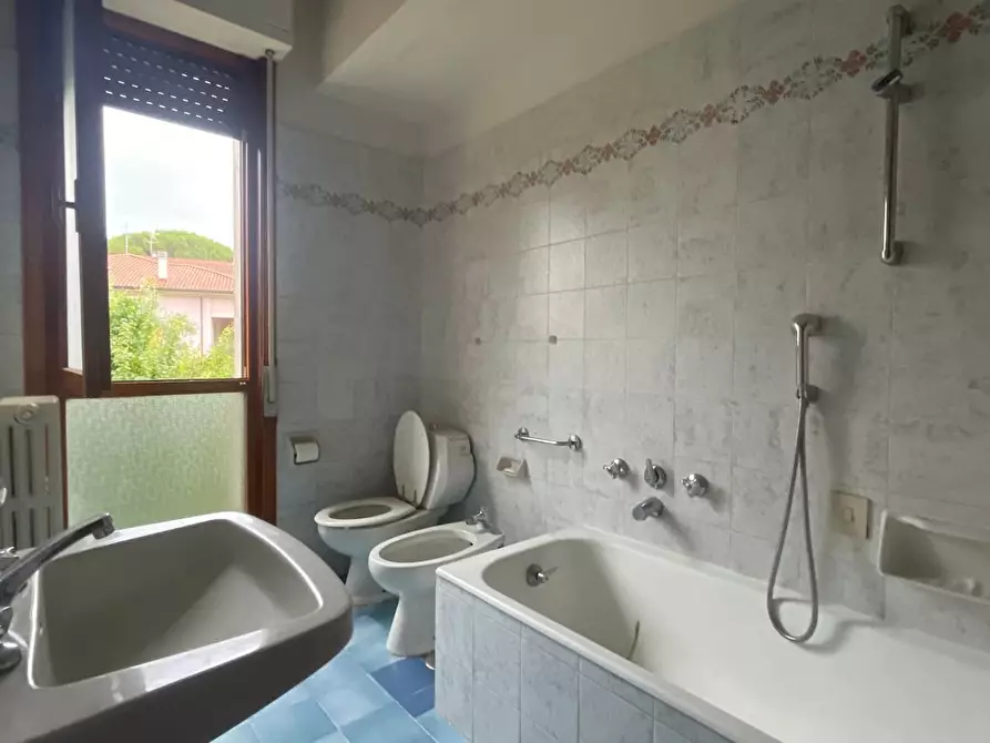 Immagine 11 di Appartamento in vendita  a Montecatini Terme