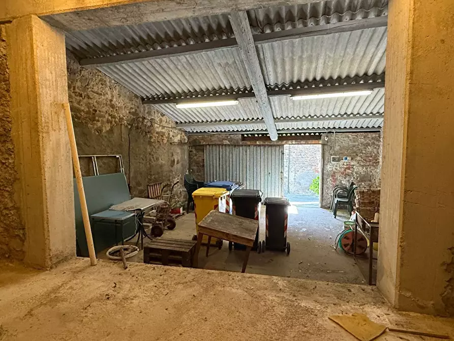 Immagine 17 di Casa semindipendente in vendita  a Massa E Cozzile