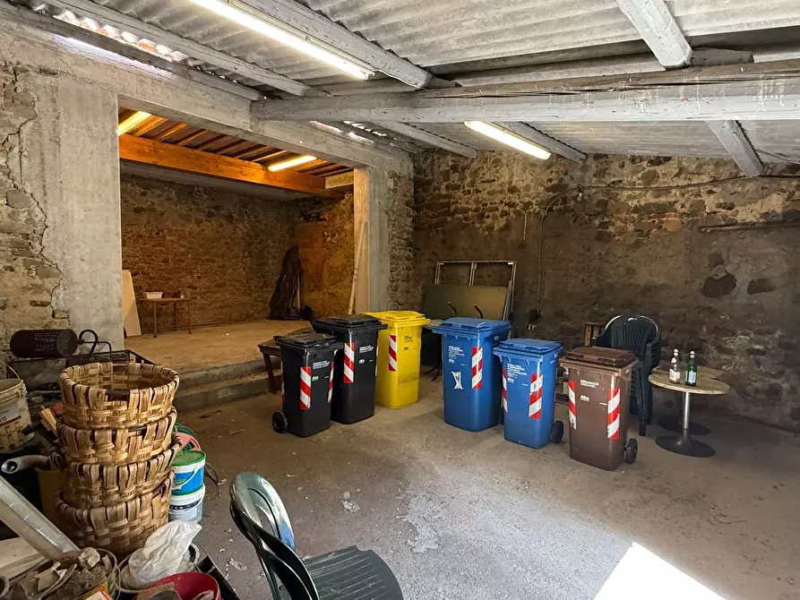 Immagine 19 di Casa semindipendente in vendita  a Massa E Cozzile