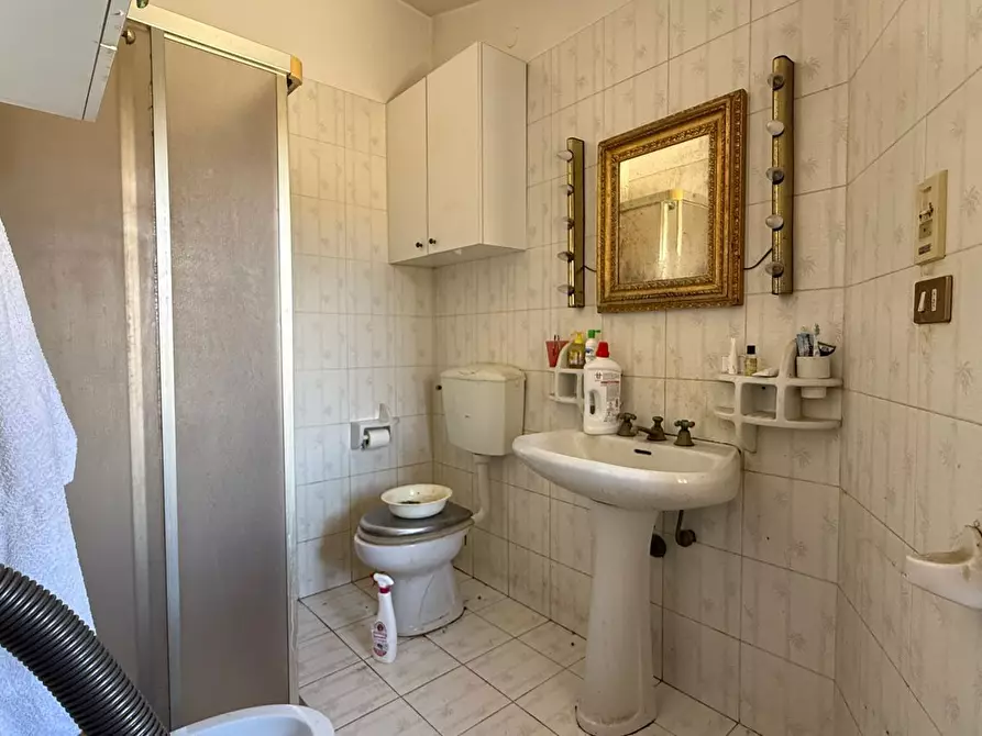 Immagine 13 di Casa semindipendente in vendita  a Massa E Cozzile