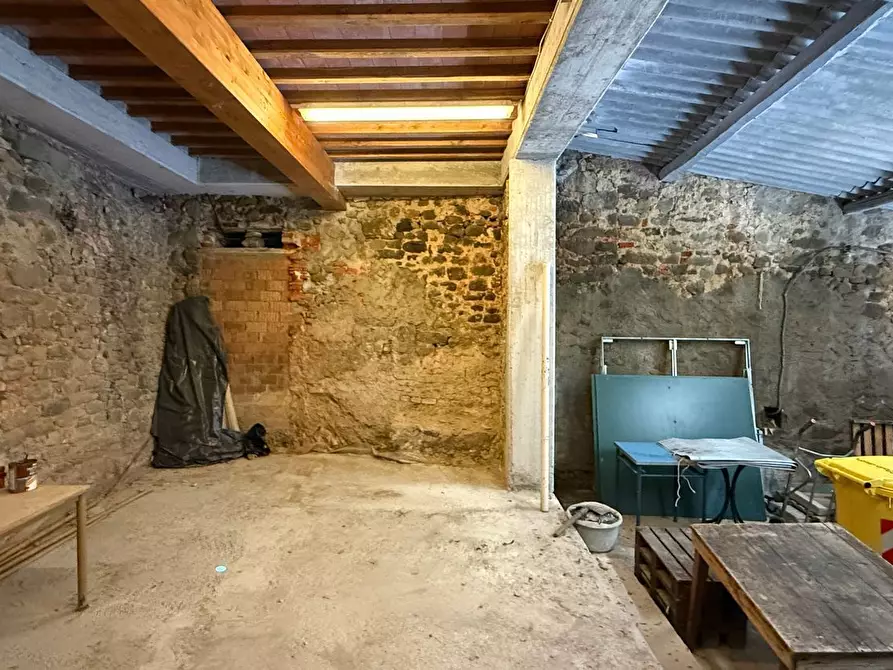 Immagine 14 di Casa semindipendente in vendita  a Massa E Cozzile