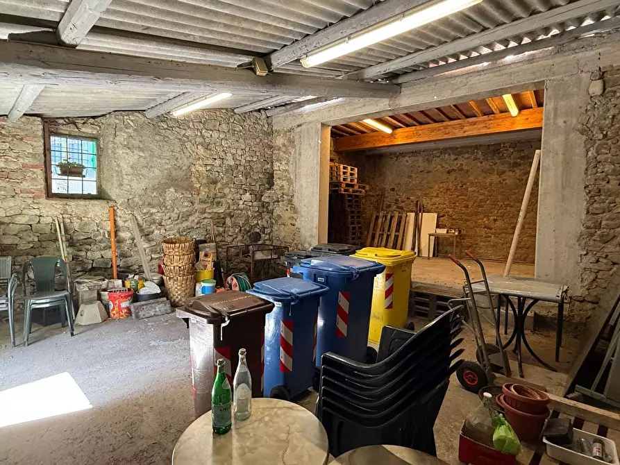 Immagine 18 di Casa semindipendente in vendita  a Massa E Cozzile