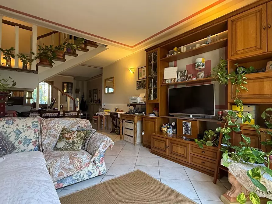 Immagine 16 di Villetta a schiera in vendita  a Pescia