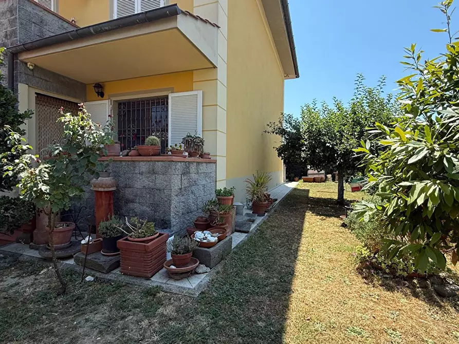 Immagine 2 di Villetta a schiera in vendita  a Pescia