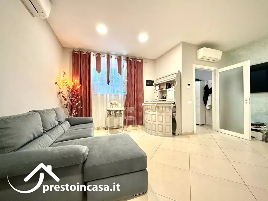 Immagine 1 di Villetta a schiera in vendita  a Viareggio