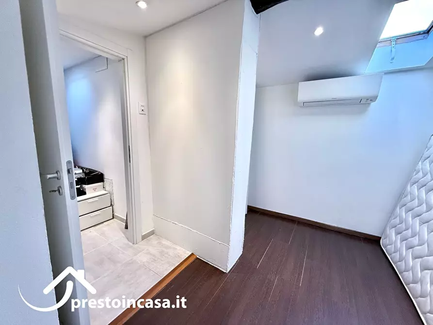 Immagine 38 di Villetta a schiera in vendita  a Viareggio