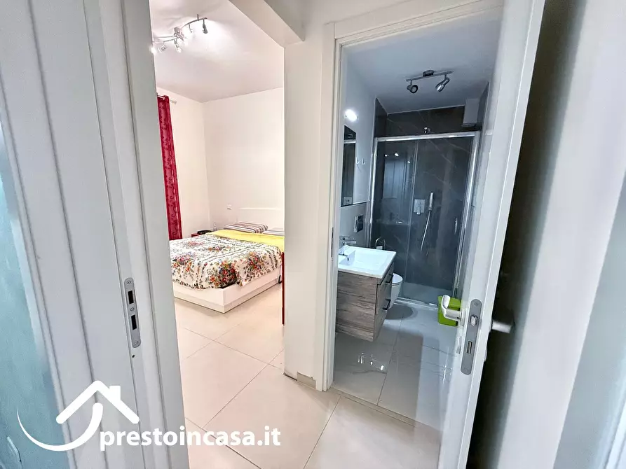 Immagine 24 di Villetta a schiera in vendita  a Viareggio