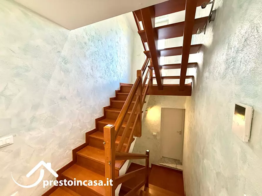 Immagine 36 di Villetta a schiera in vendita  a Viareggio