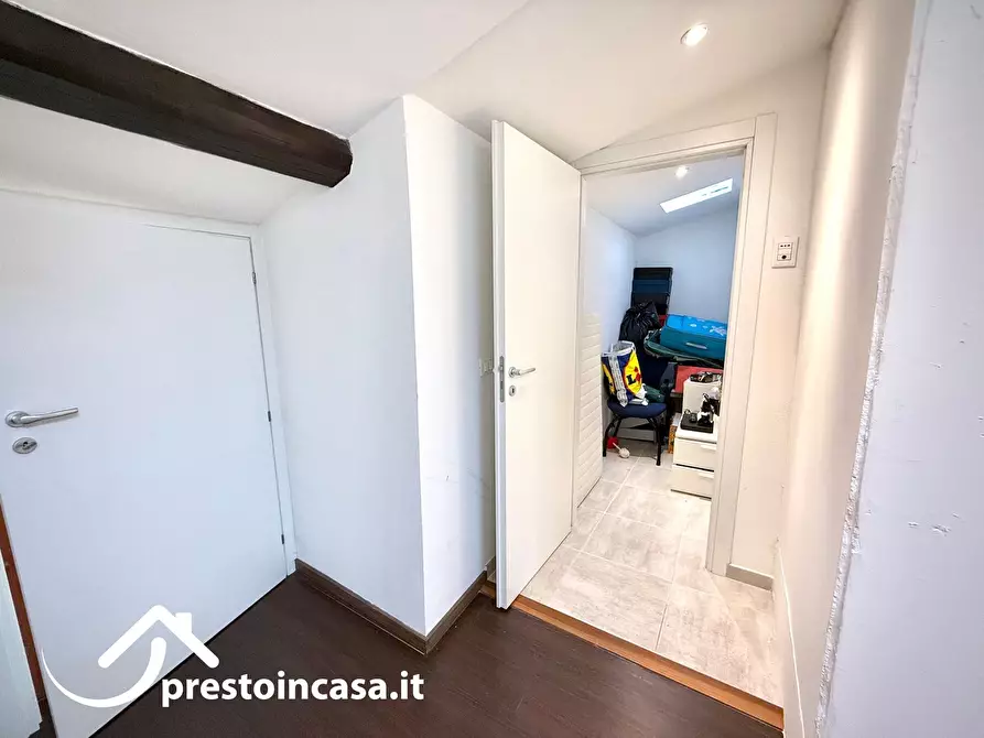 Immagine 39 di Villetta a schiera in vendita  a Viareggio